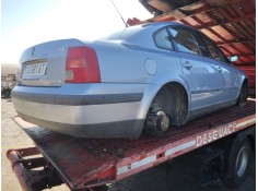 VOLKSWAGEN PASSAT BERLINA (3B2)