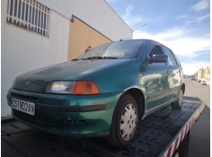 FIAT PUNTO BERLINA (176)