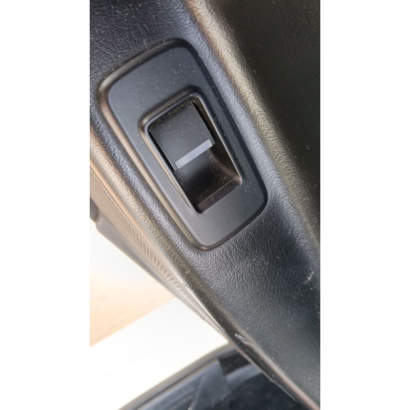 Recambio de mando elevalunas trasero izquierdo para jaguar xe (x760) 2.0 d referencia OEM IAM T2H3235  
