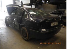 VOLKSWAGEN PASSAT BERLINA (3B2)