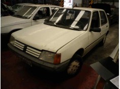 PEUGEOT 205 BERLINA