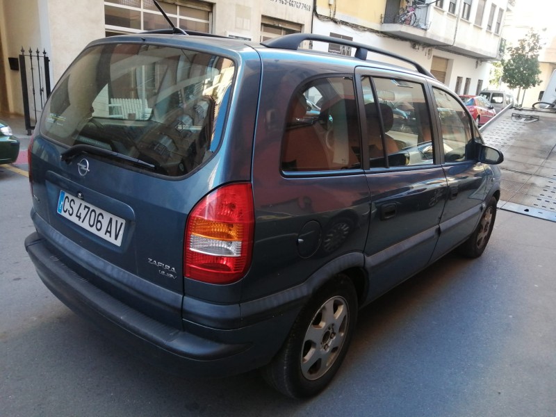 opel zafira a del año 2000