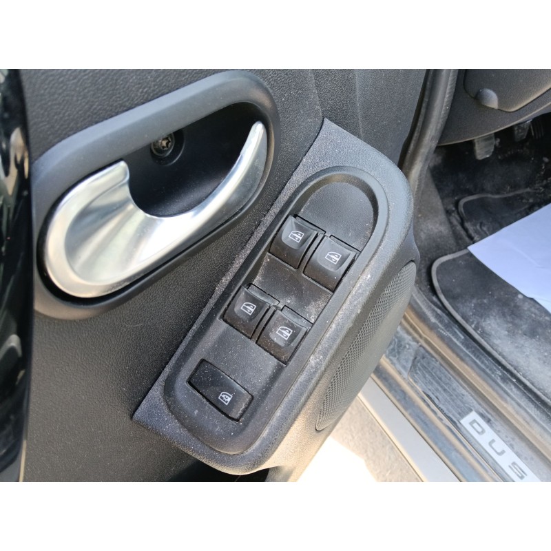 Recambio de mando elevalunas delantero izquierdo para dacia duster (hs_) 1.5 dci referencia OEM IAM 8200108269  
