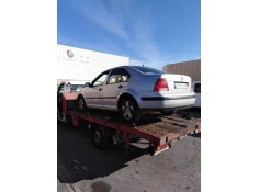 VOLKSWAGEN BORA BERLINA (1J2)