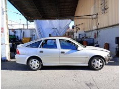 opel vectra b berlina del año 2000