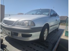 TOYOTA AVENSIS BERLINA (T 22)