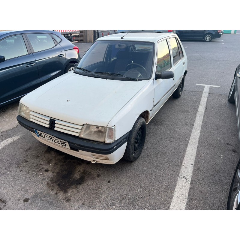 peugeot 205 berlina del año 1994