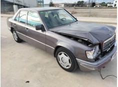 MERCEDES-BENZ CLASE E (W124) BERLINA