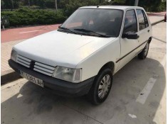 PEUGEOT 205 BERLINA