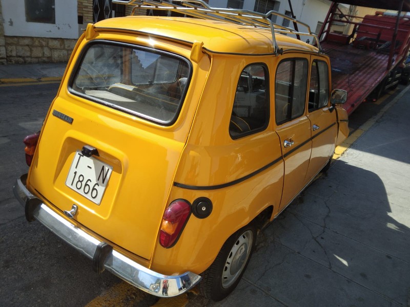 renault 4 berlina/familiar/furgoneta del año 1983