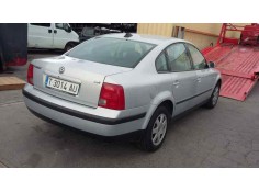 VOLKSWAGEN PASSAT BERLINA (3B2)