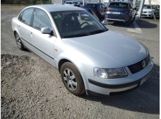 VOLKSWAGEN PASSAT BERLINA (3B2)