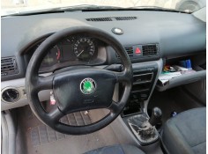 skoda octavia berlina (1u2) del año 1999 2
