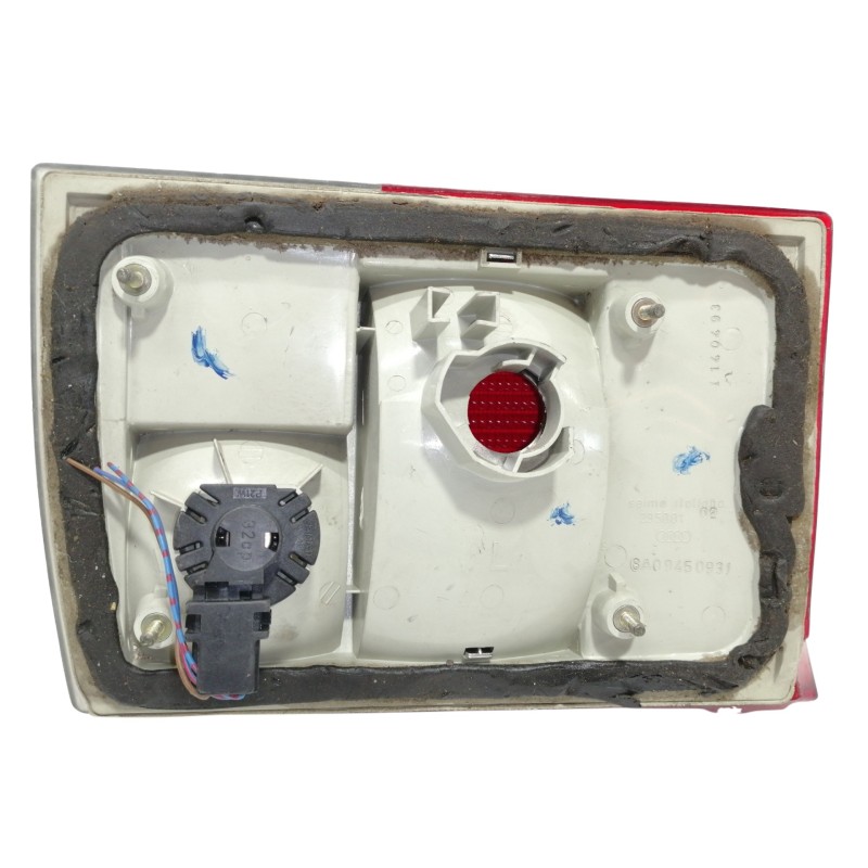 Recambio de piloto trasero izquierdo para audi 80 (82/83/84) gls referencia OEM IAM 8A09450931  