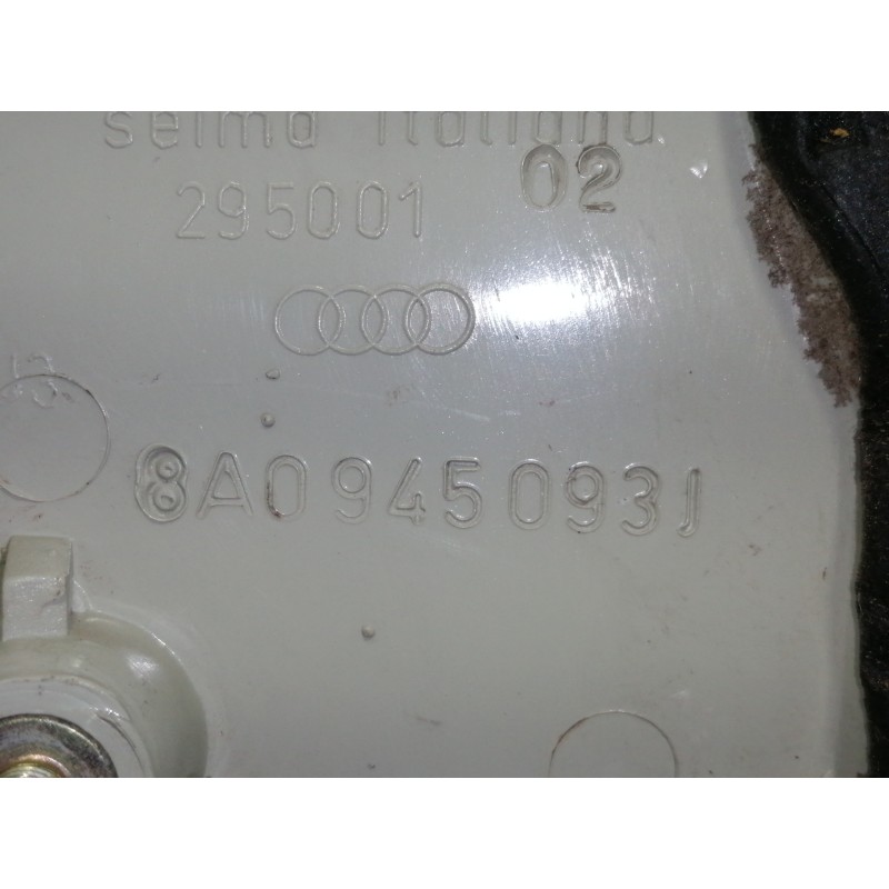Recambio de piloto trasero izquierdo para audi 80 (82/83/84) gls referencia OEM IAM 8A09450931  