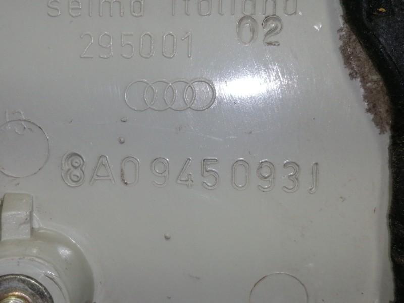 Recambio de piloto trasero izquierdo para audi 80 (82/83/84) gls referencia OEM IAM 8A09450931  