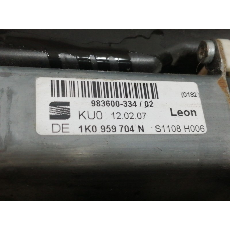 Recambio de elevalunas trasero derecho para seat leon (1p1) 1.9 tdi referencia OEM IAM 1K0959704N  
