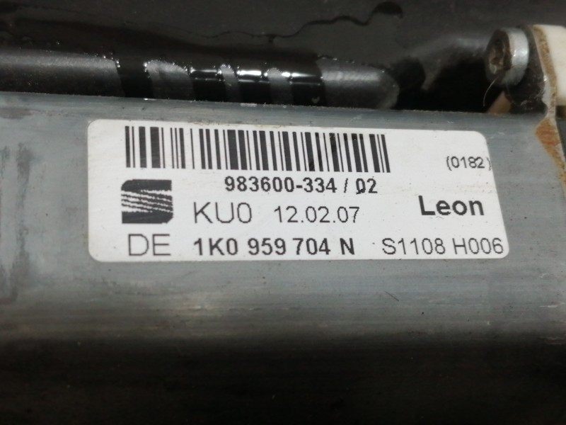 Recambio de elevalunas trasero derecho para seat leon (1p1) 1.9 tdi referencia OEM IAM 1K0959704N  