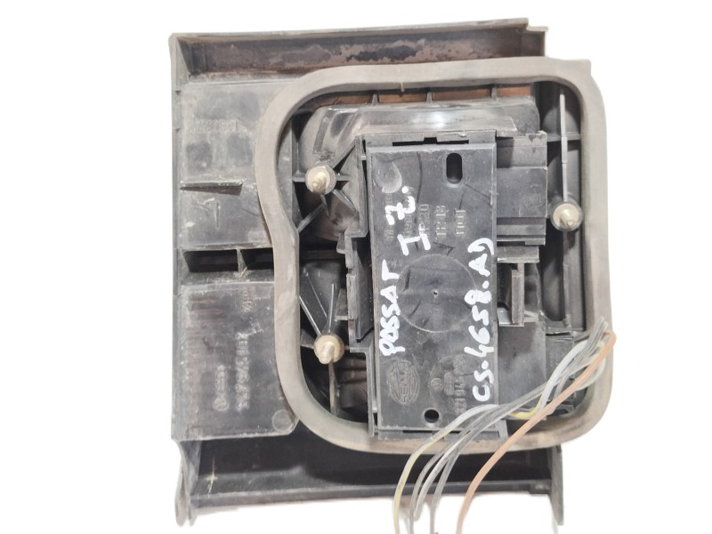 Recambio de piloto trasero izquierdo para volkswagen passat berlina (312) 2.0 referencia OEM IAM 357945107  