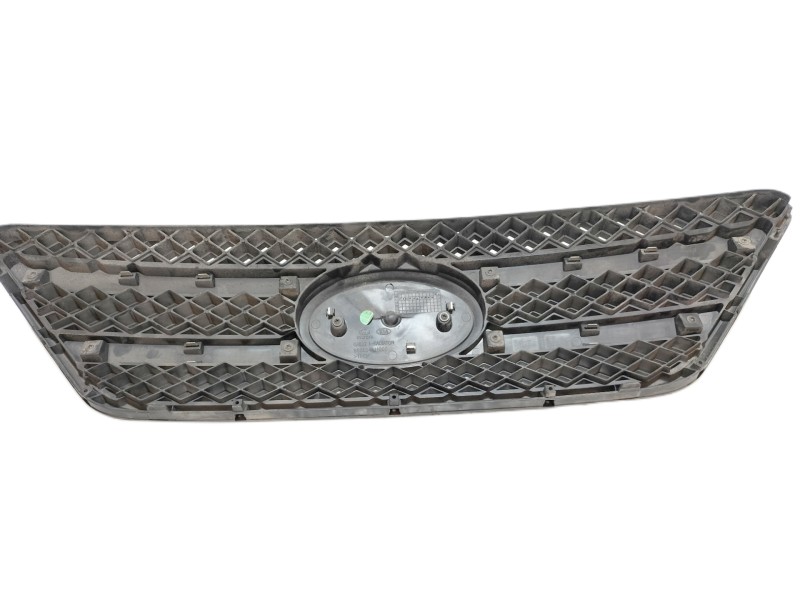 Recambio de rejilla delantera para kia cee´d active referencia OEM IAM 863501H000  