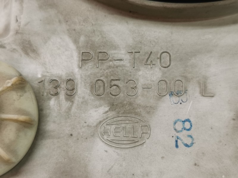 Recambio de faro izquierdo para volkswagen vento (1h2) 1.8 referencia OEM IAM 13905300L  