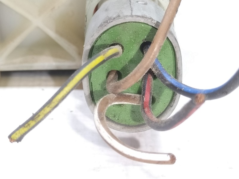 Recambio de cerradura puerta delantera derecha para opel astra f berlina básico referencia OEM IAM 505328  