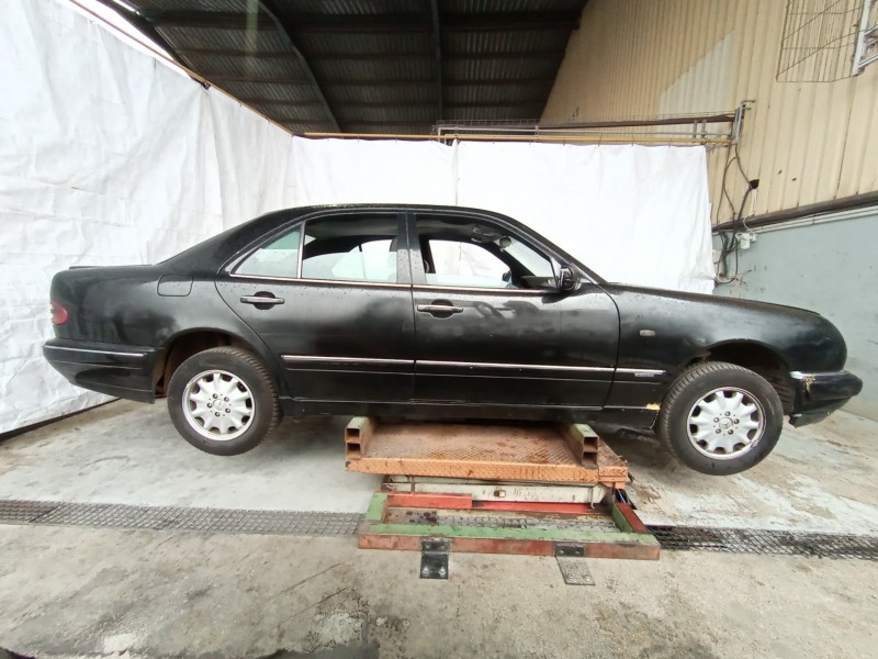 mercedes clase e (w210) berlina diesel del año 1996