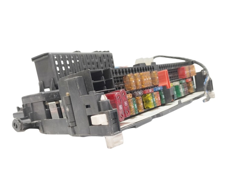 Recambio de caja fusibles int para bmw serie 3 berlina (e46) 318i referencia OEM IAM 8364540  