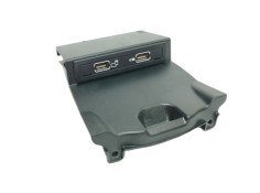 Recambio de cargador para mercedes-benz clase gla (w156) gla 180 (156.942) referencia OEM IAM A1728202200  CARGADOR USB