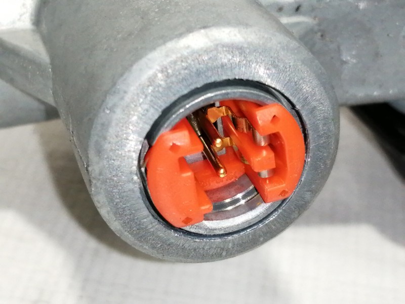 Recambio de pretensor cinturon izq para hyundai ix35 style awd referencia OEM IAM 888312Y2009  