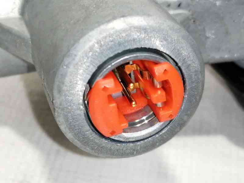 Recambio de pretensor cinturon izq para hyundai ix35 style awd referencia OEM IAM 888312Y2009 PS06893 