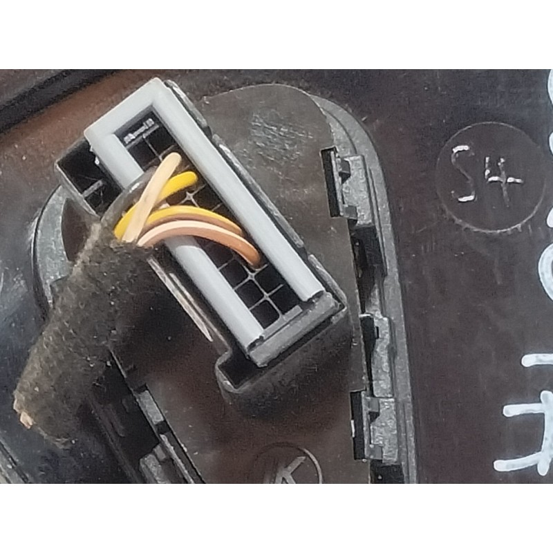 Recambio de carcasa radio para opel adam glam ecoflex referencia OEM IAM 13352019  