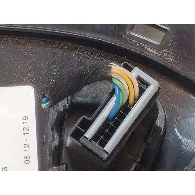 Recambio de carcasa radio para opel adam glam ecoflex referencia OEM IAM 13352019  