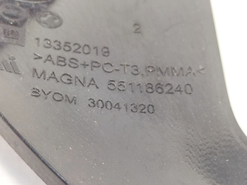 Recambio de carcasa radio para opel adam glam ecoflex referencia OEM IAM 13352019  