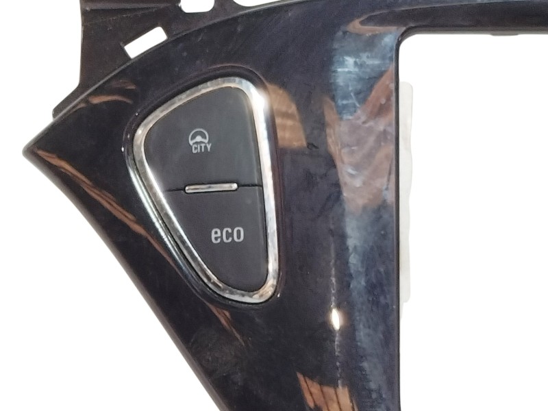 Recambio de carcasa radio para opel adam glam ecoflex referencia OEM IAM 13352019  