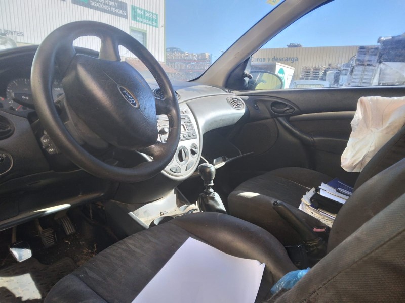 ford focus berlina (cak) del año 2004