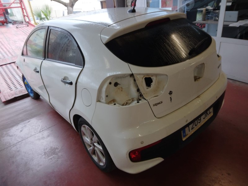 kia rio del año 2015