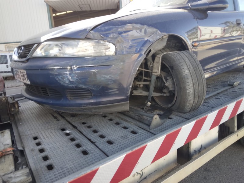 opel vectra b berlina del año 1999