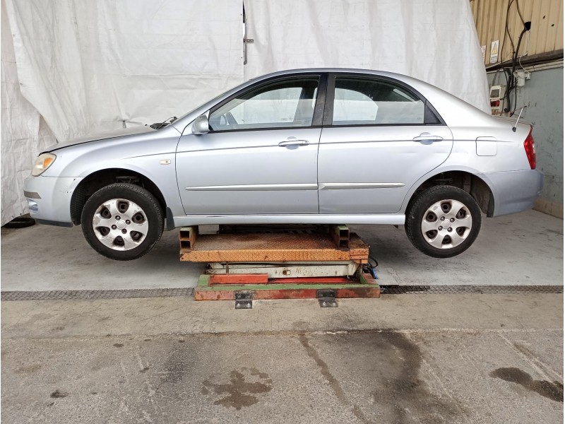 kia cerato del año 2004