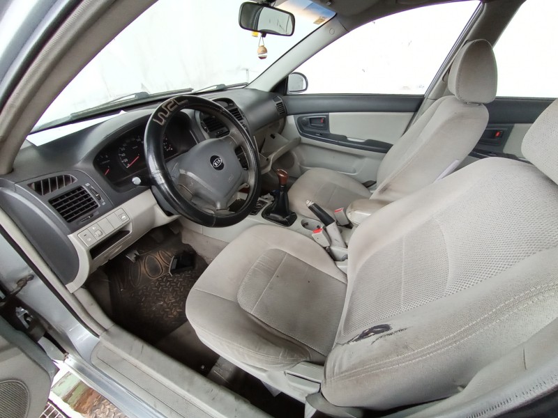 kia cerato del año 2004