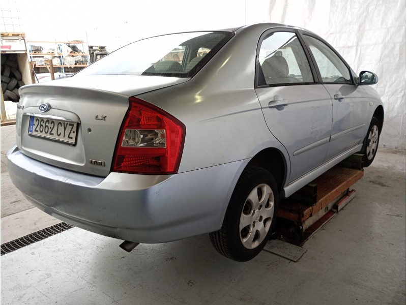 kia cerato del año 2004