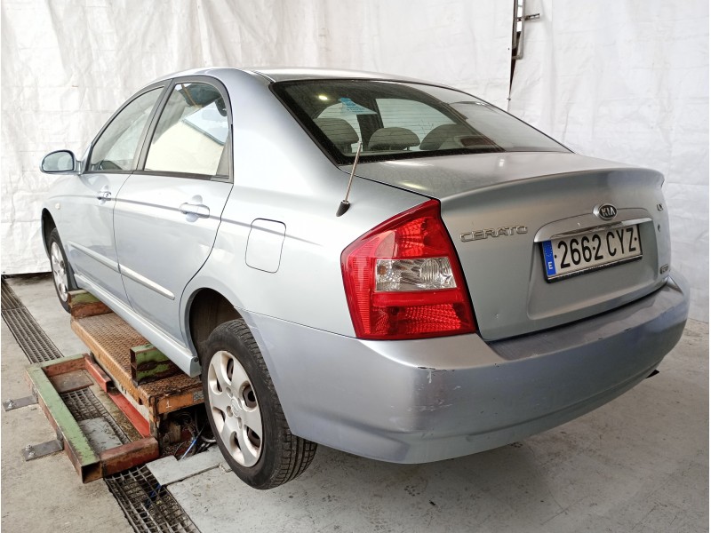 kia cerato del año 2004