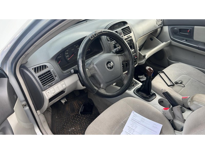 kia cerato del año 2004