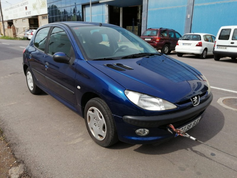 peugeot 206 berlina del año 2001