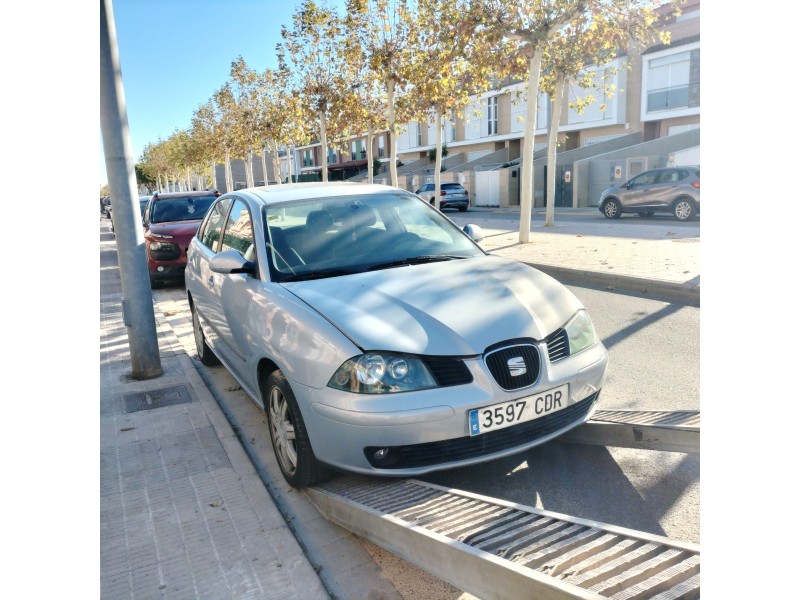 seat ibiza (6l1) del año 2003