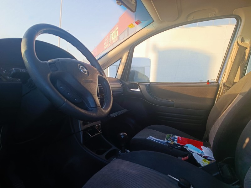 opel zafira a del año 2005
