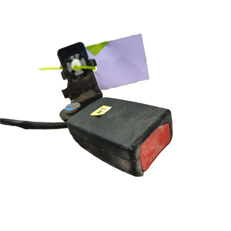 Recambio de enganche cinturon trasero izquierdo para hyundai i20 i (pb, pbt) 1.2 referencia OEM IAM 898301J0004X  