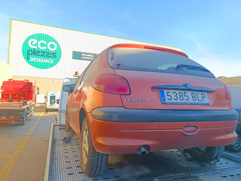 peugeot 206 berlina del año 2001