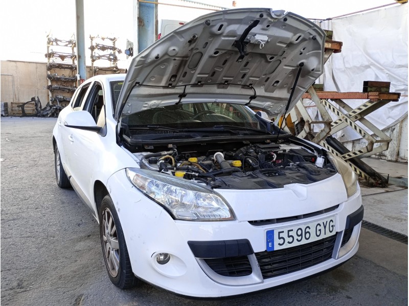 renault megane iii berlina 5 p del año 2010