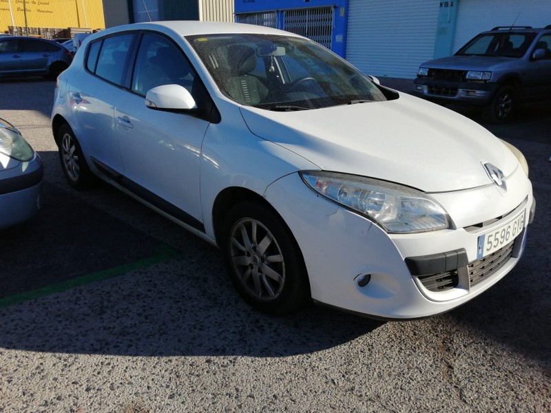 renault megane iii berlina 5 p del año 2010